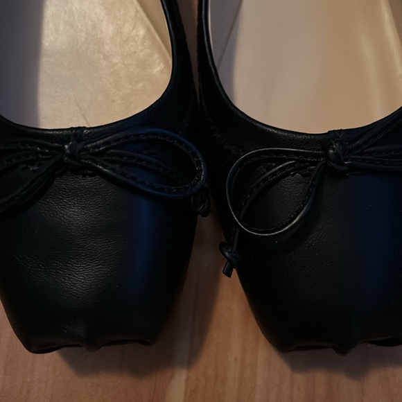 "Mamadrague" napa leather ballerina flats bow accent
Square toe
Slip-on style - Picture 5 of 11